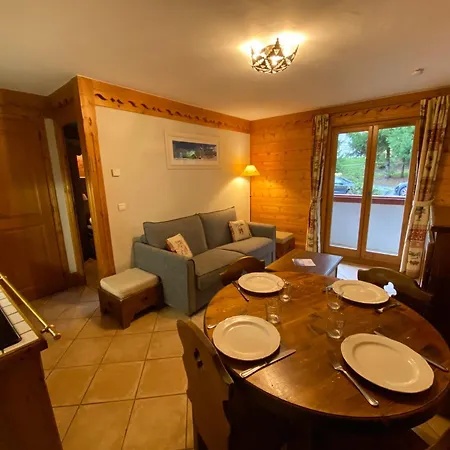 Apartment 2 Pieces 4 Personnes A Meribel Village, Pieds Des Pistes, Piscine Chauffee - Fr-1-411-946
