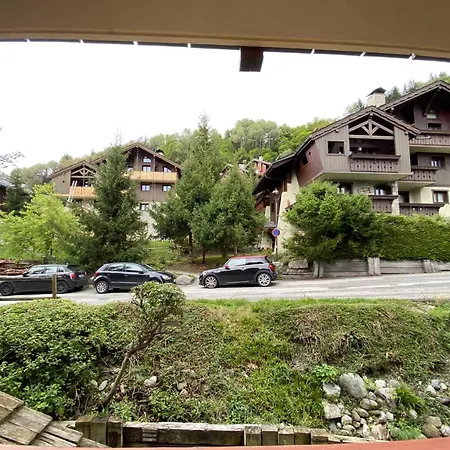 2 Pieces 4 Personnes A Meribel Village, Pieds Des Pistes, Piscine Chauffee - Fr-1-411-946 Apartment